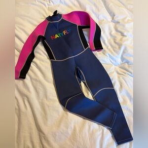 Long sleeved kids wet suit size large